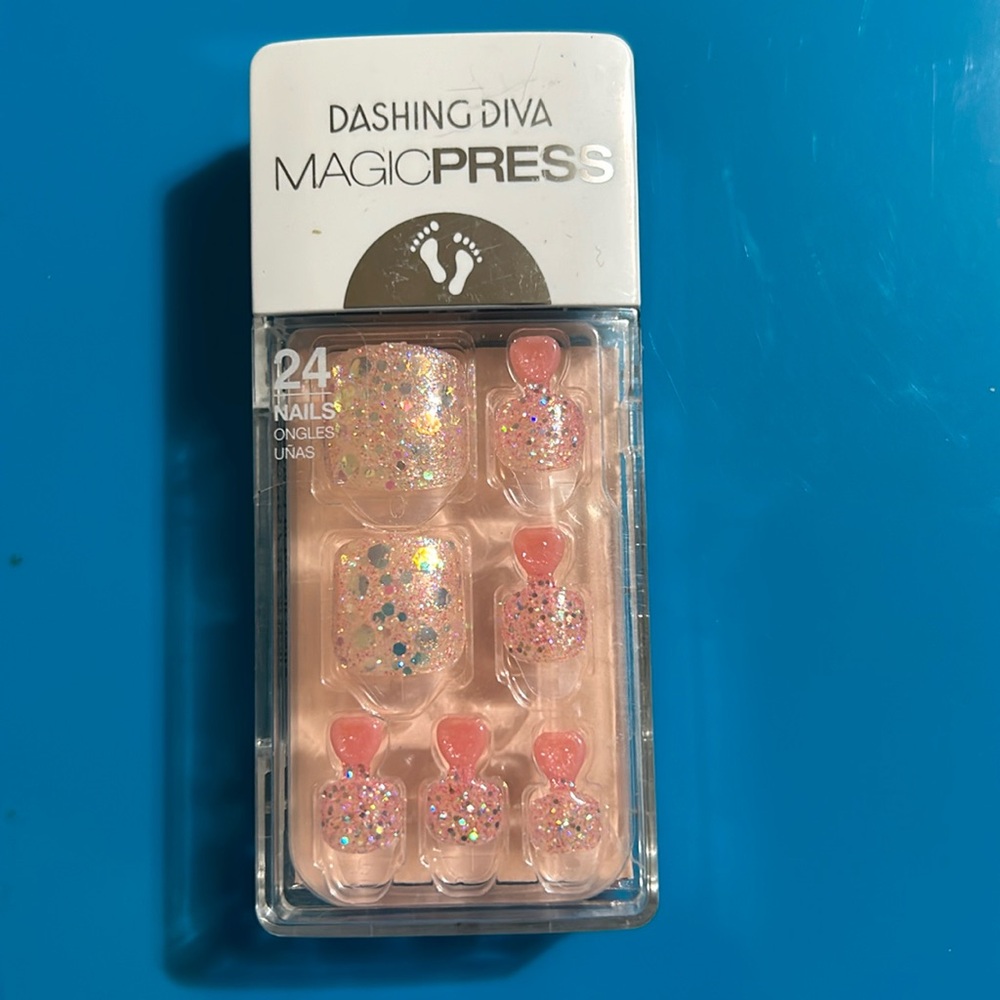 Dashing Diva Press On Toe Nails -NEW UNOPENED